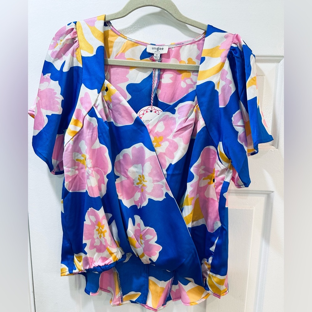 Ladies UMGEE satin blouse